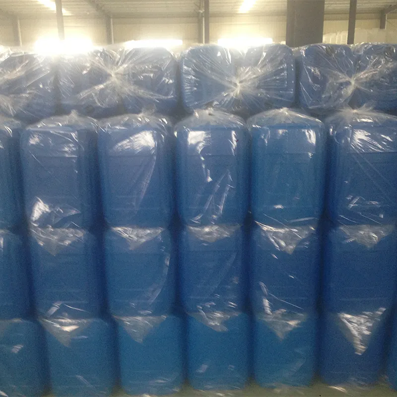 25-литровые пластиковые бочки (2)