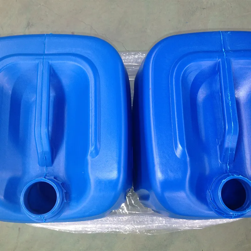 25-литровые пластиковые бочки (4)