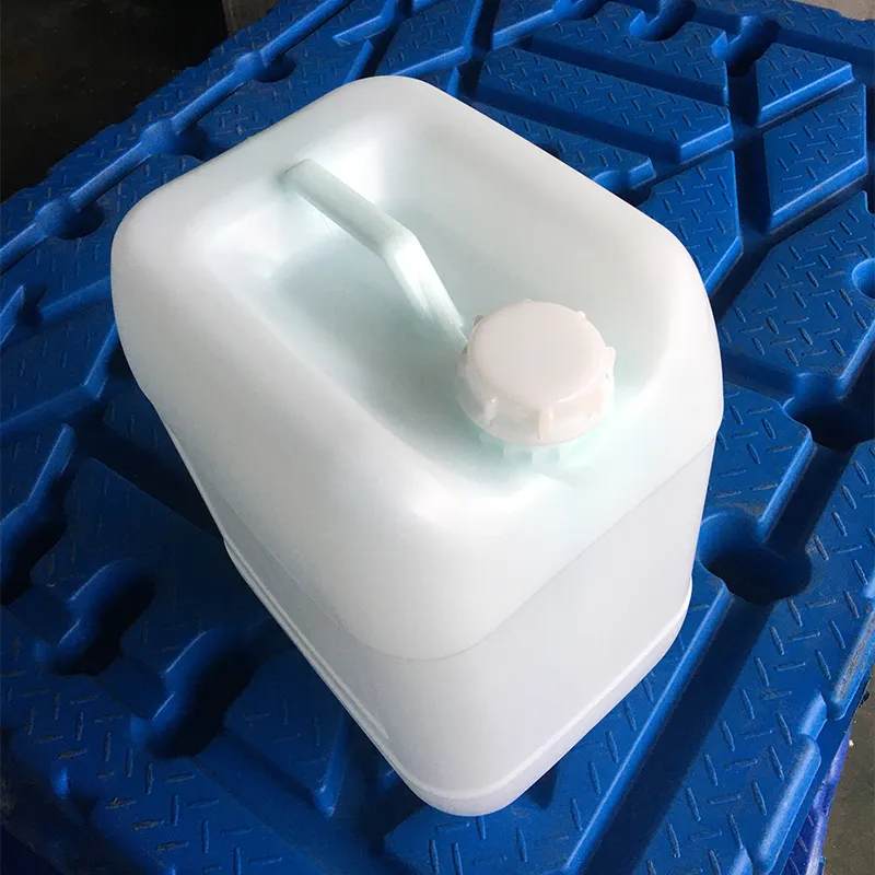 25-литровые пластиковые бочки (5)